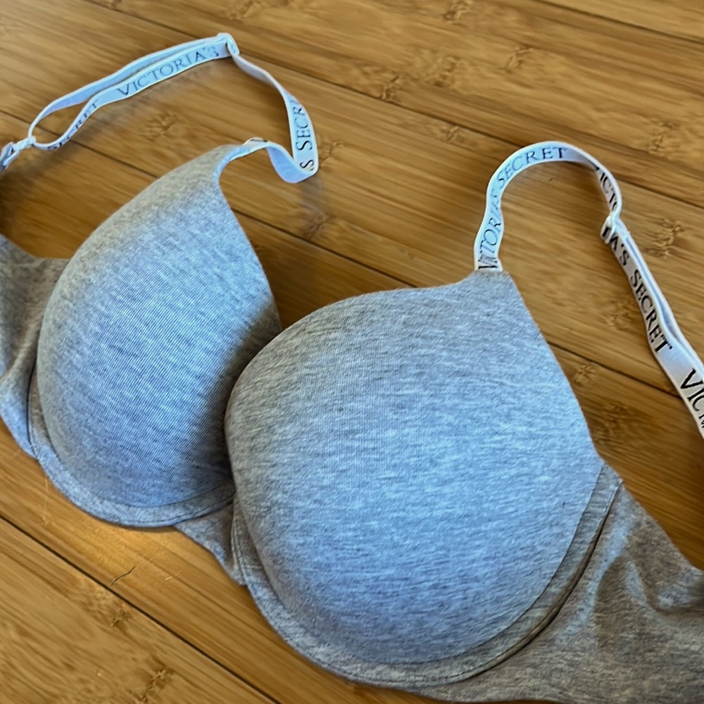 VICTORIA SECRET 36C BRA